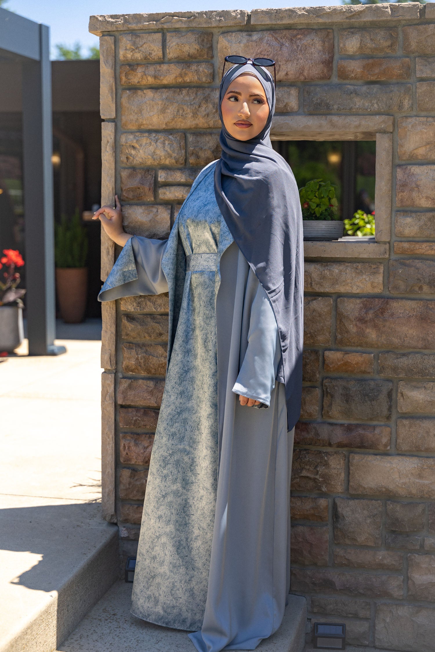 Nawra Reversible Abaya Set - Blue Gray / Tie Dye Nawra Reversible Abaya Set - Blue Gray / Tie Dye