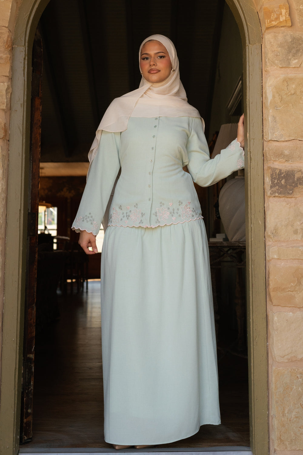 Camelia Linen Embroidery Set - Mint Blue