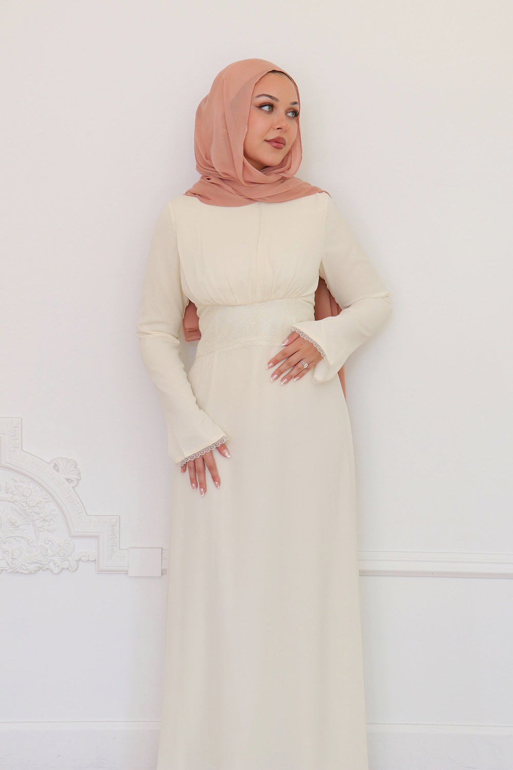 Elia chiffon Lace Dress - Beige